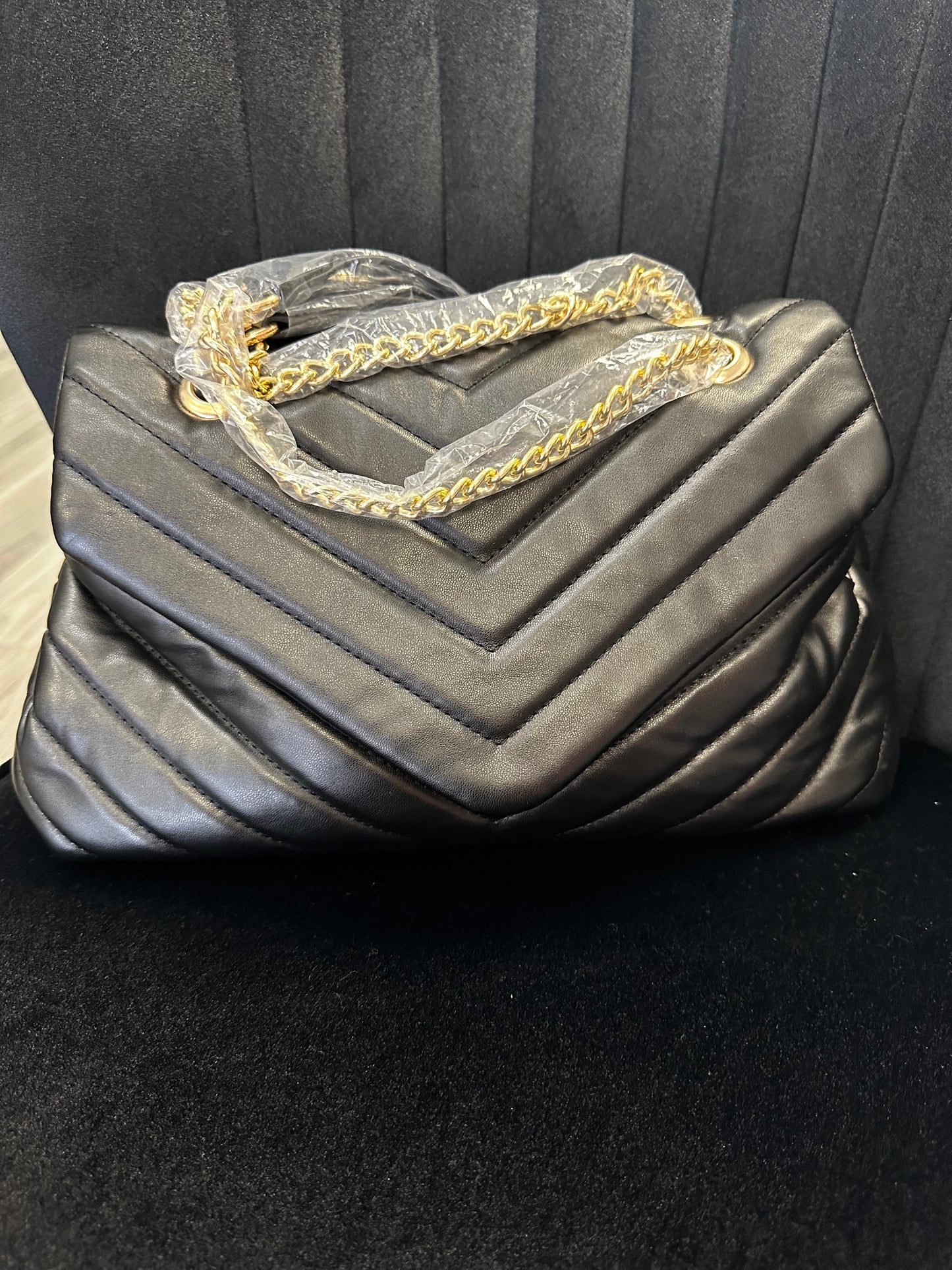Chevron Shoulder Bag (Black) – Rozay's Boutique